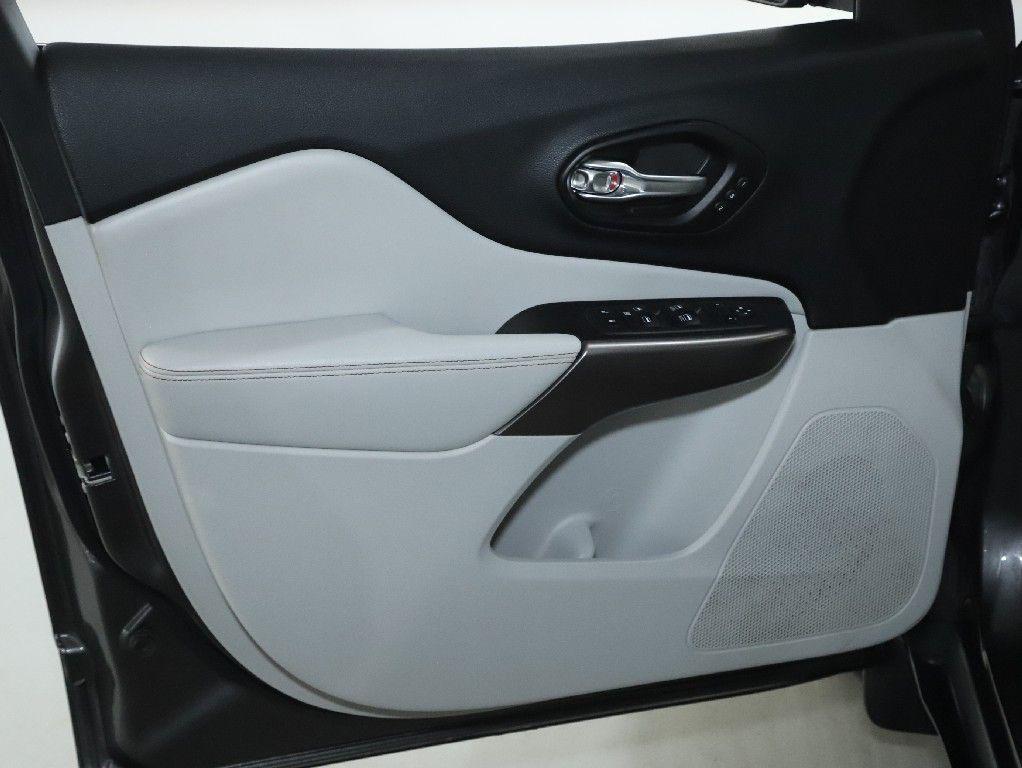 used 2021 Jeep Cherokee car, priced at $18,491