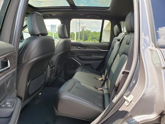 new 2025 Jeep Grand Cherokee car, priced at $45,806