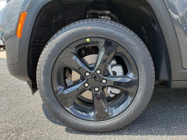 new 2025 Jeep Grand Cherokee car, priced at $45,806