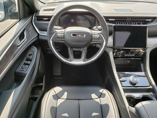 new 2025 Jeep Grand Cherokee car, priced at $45,806