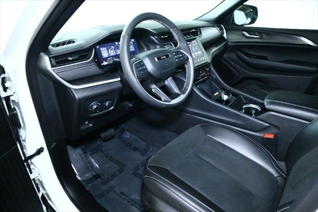 used 2025 Jeep Grand Cherokee car, priced at $39,991