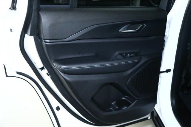 used 2025 Jeep Grand Cherokee car, priced at $39,991