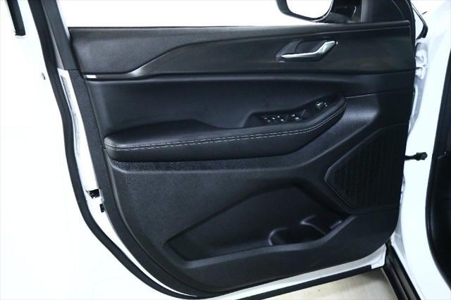 used 2025 Jeep Grand Cherokee car, priced at $39,991