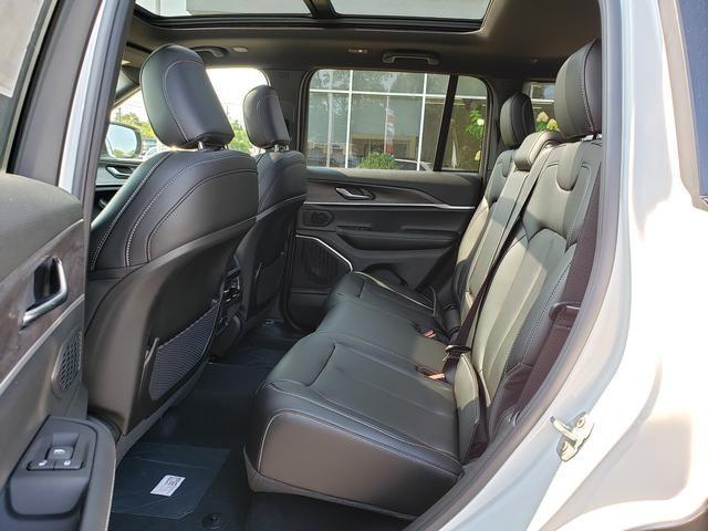 new 2025 Jeep Grand Cherokee car, priced at $45,270