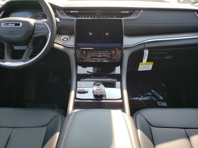 new 2025 Jeep Grand Cherokee car, priced at $45,270