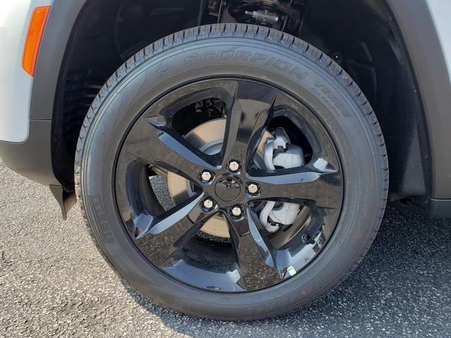 new 2025 Jeep Grand Cherokee car, priced at $45,270