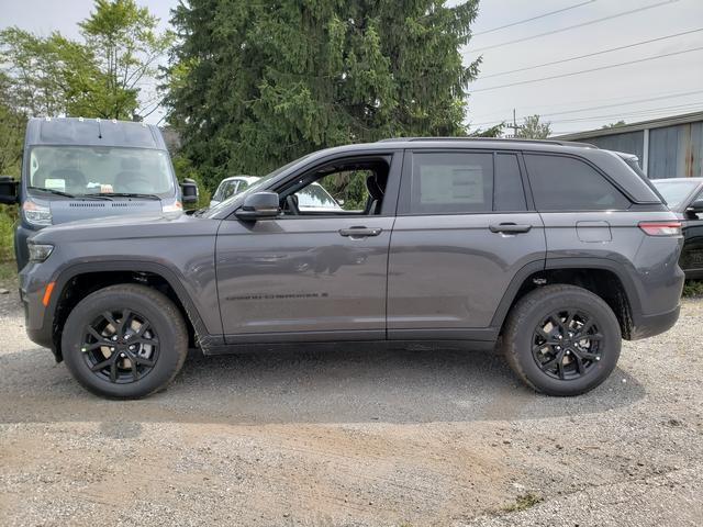 new 2024 Jeep Grand Cherokee car, priced at $43,030