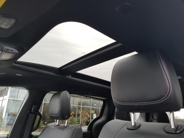 new 2025 Chrysler Pacifica car, priced at $45,315