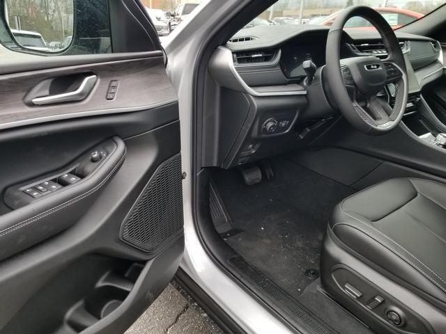 new 2025 Jeep Grand Cherokee car, priced at $45,331