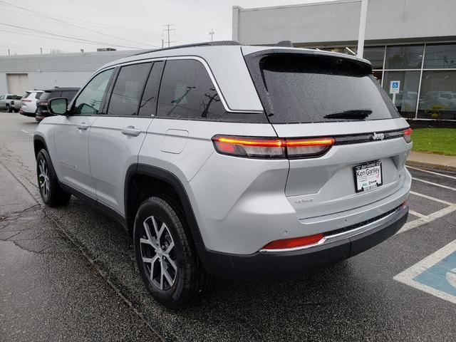 new 2025 Jeep Grand Cherokee car, priced at $49,037