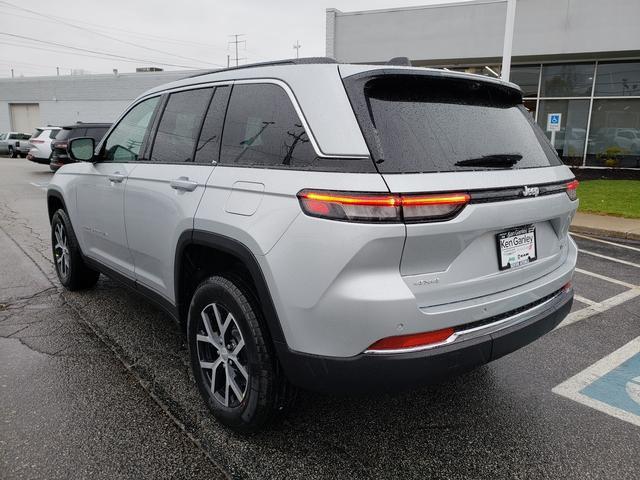 new 2025 Jeep Grand Cherokee car, priced at $49,537