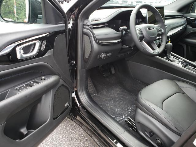 new 2025 Jeep Compass car, priced at $33,352