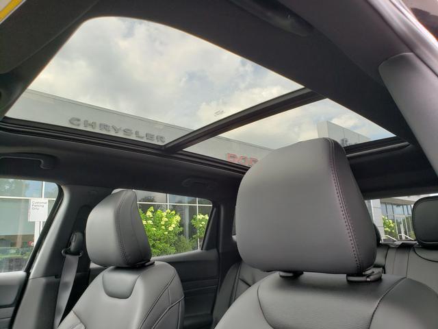 new 2025 Jeep Compass car, priced at $33,352
