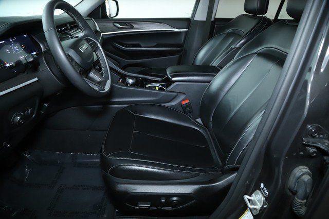 used 2023 Jeep Grand Cherokee car, priced at $30,992
