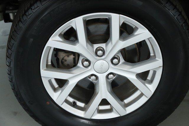 used 2023 Jeep Grand Cherokee car, priced at $30,992