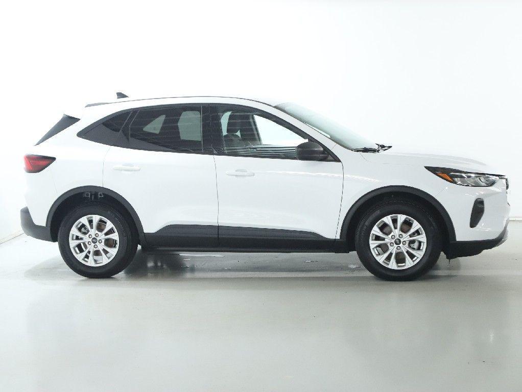 used 2025 Ford Escape car, priced at $19,591