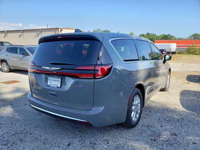 new 2025 Chrysler Pacifica car, priced at $46,315