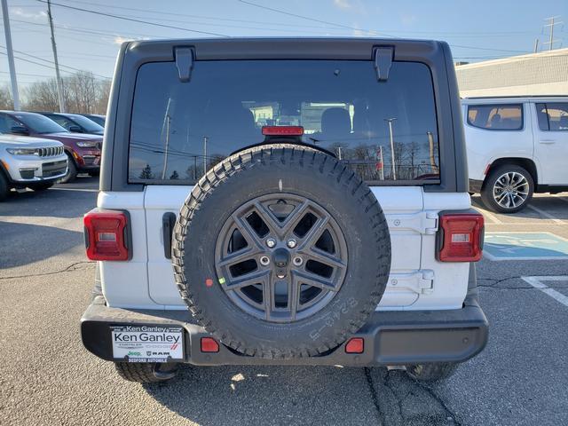 new 2025 Jeep Wrangler car, priced at $45,679