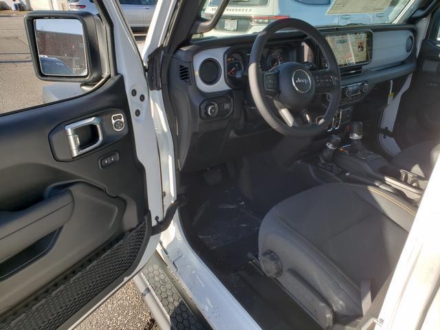 new 2025 Jeep Wrangler car, priced at $45,679