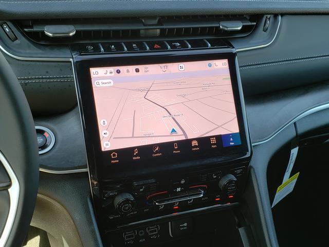 new 2025 Jeep Grand Cherokee car, priced at $38,956