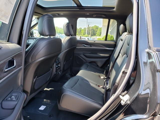 new 2025 Jeep Grand Cherokee car, priced at $44,388