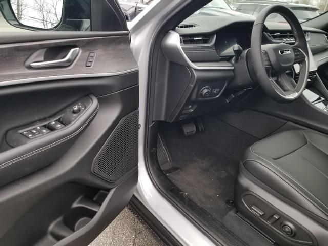 new 2025 Jeep Grand Cherokee car, priced at $45,331