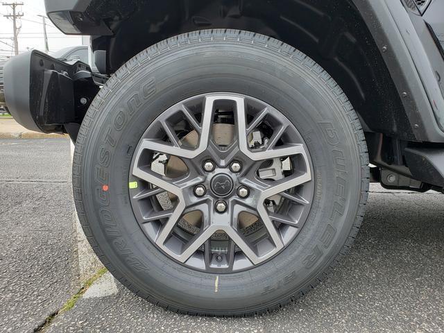 new 2025 Jeep Wrangler car, priced at $49,204