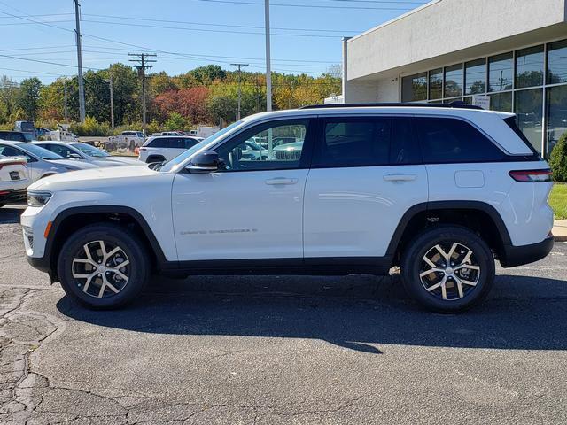 new 2025 Jeep Grand Cherokee car, priced at $43,977