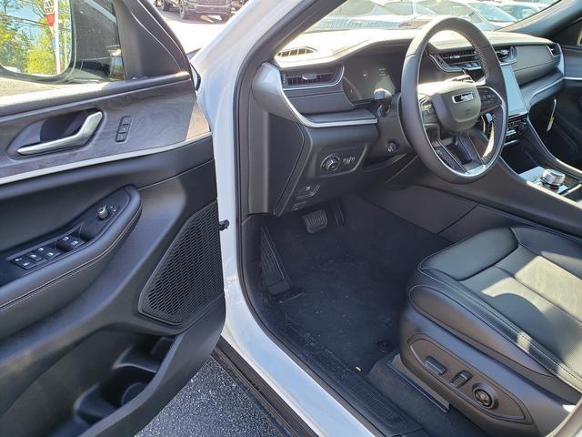 new 2025 Jeep Grand Cherokee car, priced at $43,977