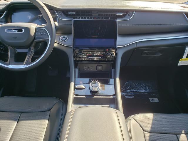 new 2025 Jeep Grand Cherokee car, priced at $43,977