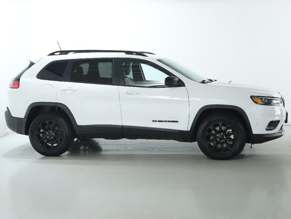 used 2023 Jeep Cherokee car, priced at $23,487