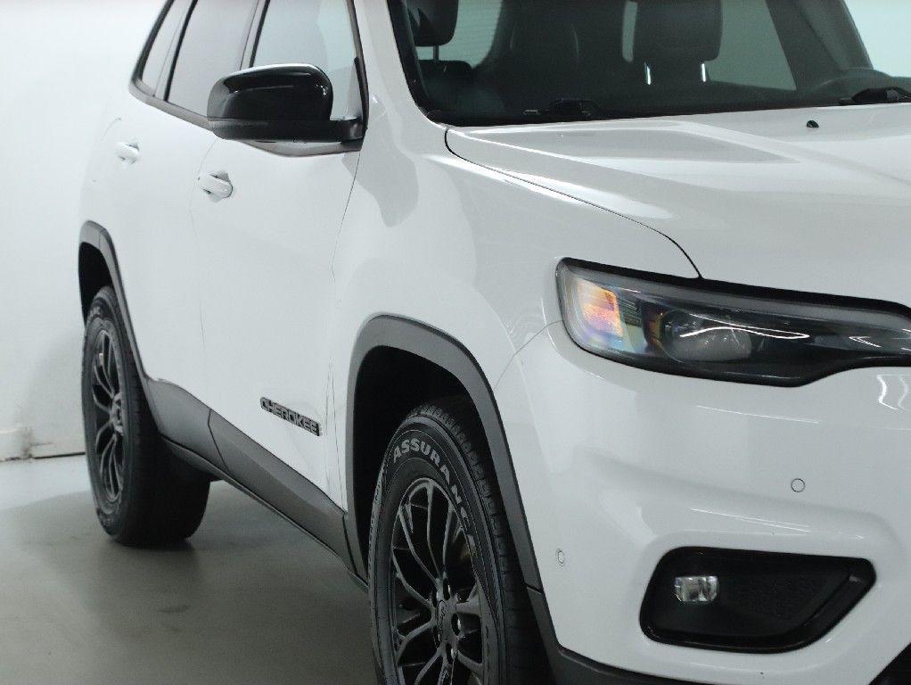 used 2023 Jeep Cherokee car, priced at $23,487