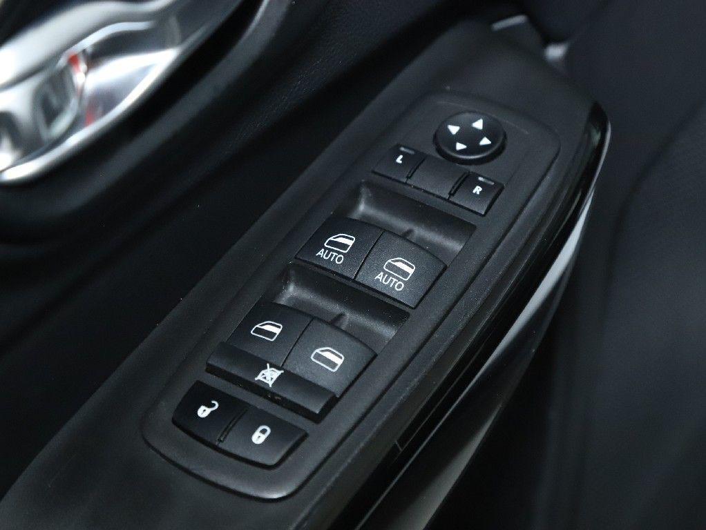 used 2023 Jeep Cherokee car, priced at $23,487