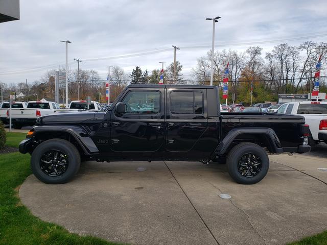 new 2023 Jeep Gladiator car, priced at $42,981