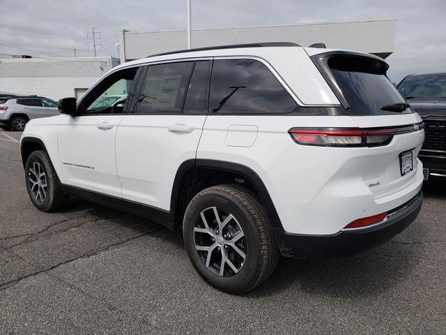 new 2024 Jeep Grand Cherokee car, priced at $44,743