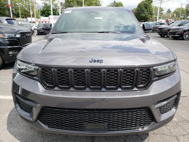 new 2024 Jeep Grand Cherokee car, priced at $45,670