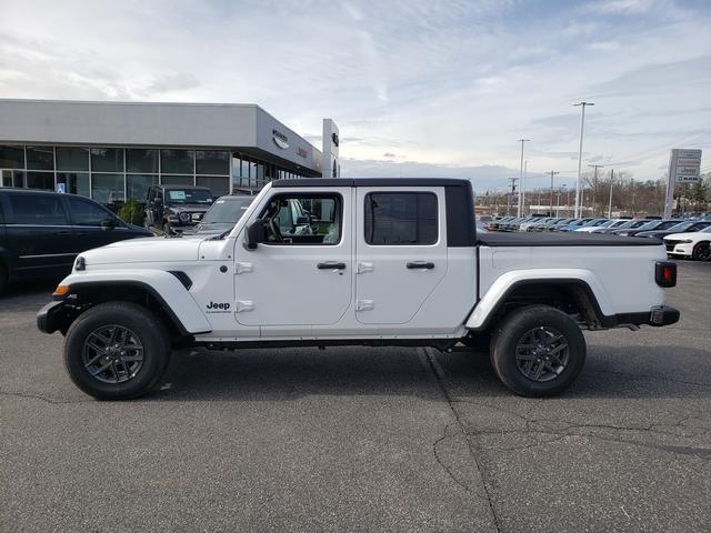 new 2024 Jeep Gladiator car, priced at $46,209