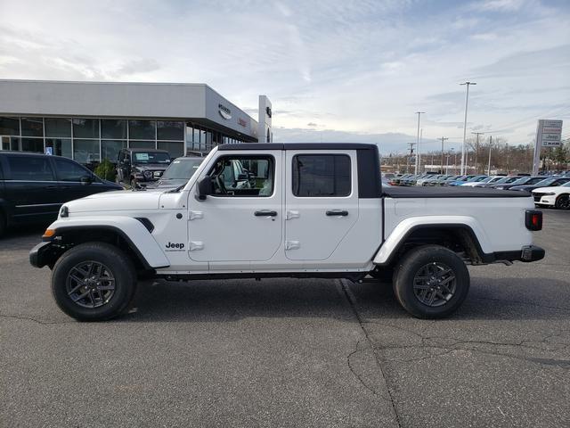new 2024 Jeep Gladiator car, priced at $40,850