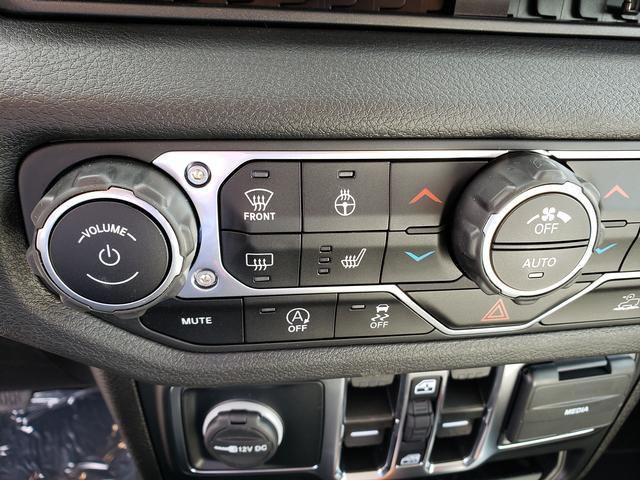 new 2024 Jeep Gladiator car, priced at $40,850