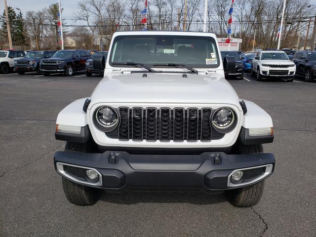 new 2024 Jeep Gladiator car, priced at $46,209