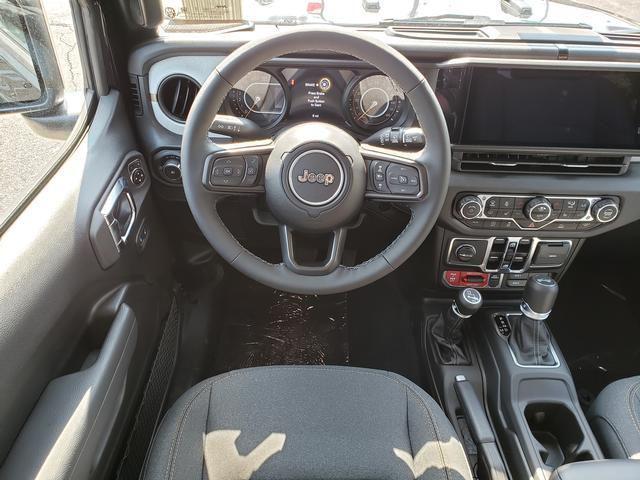 new 2025 Jeep Wrangler car, priced at $46,575
