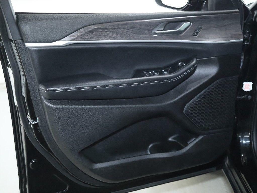 used 2024 Jeep Grand Cherokee L car, priced at $34,825