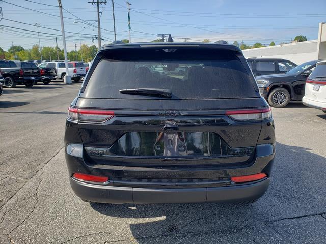 new 2025 Jeep Grand Cherokee car, priced at $50,392