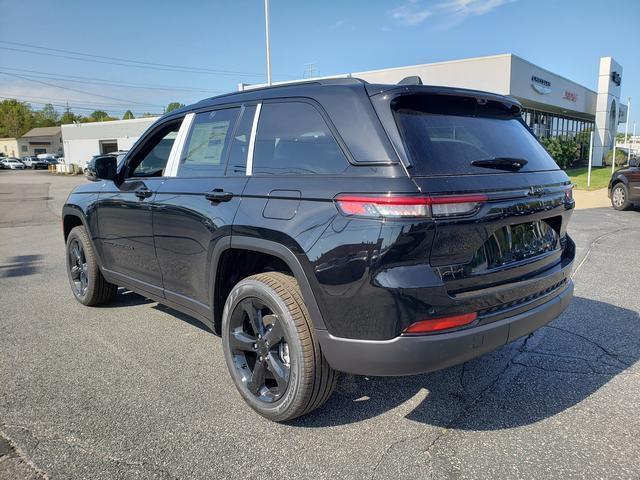 new 2025 Jeep Grand Cherokee car, priced at $50,392