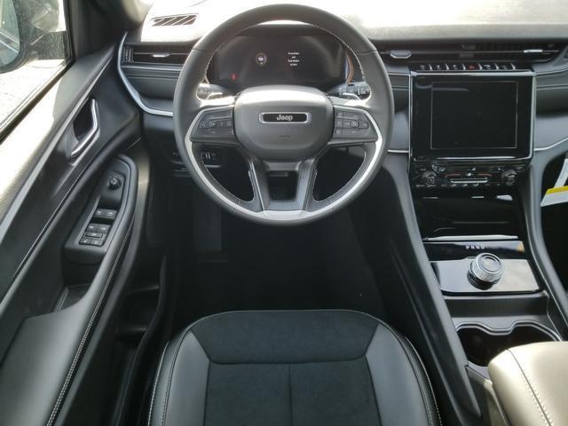 new 2025 Jeep Grand Cherokee car, priced at $46,063