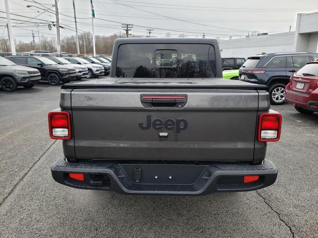 new 2024 Jeep Gladiator car, priced at $46,727