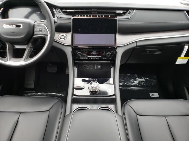 new 2025 Jeep Grand Cherokee L car, priced at $45,982