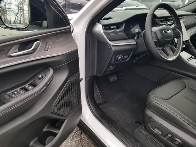 new 2025 Jeep Grand Cherokee car, priced at $44,659