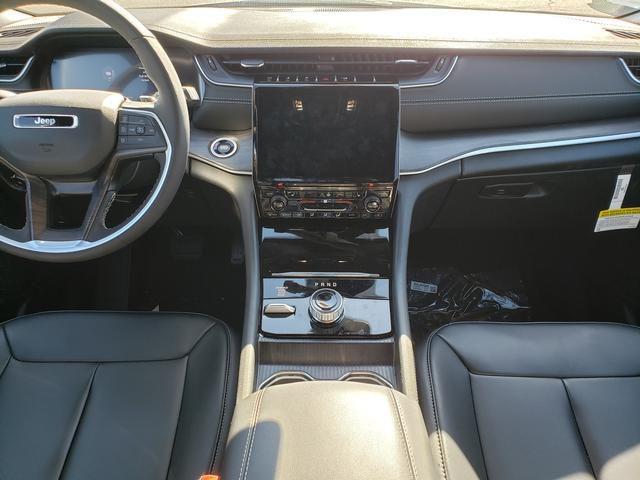 new 2025 Jeep Grand Cherokee car, priced at $39,492