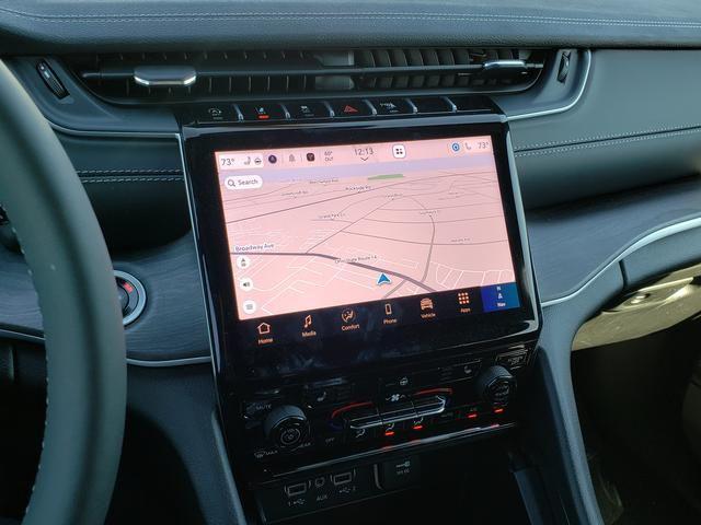 new 2025 Jeep Grand Cherokee car, priced at $39,492